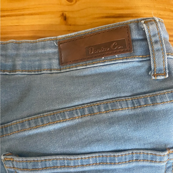 Jeans - Picture 2 of 4